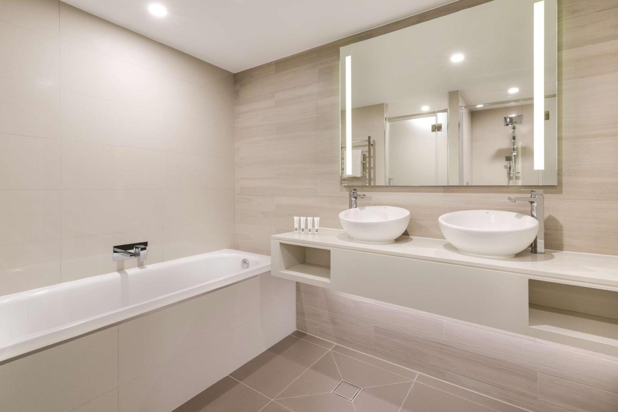 Vibe Hotel Subiaco パース エクステリア 写真